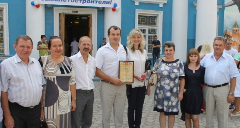 Главком ВКС приехал  на праздник воронежских авиастроителей 