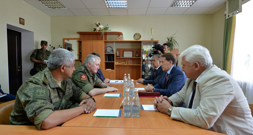 Воронежский губернатор видит выгоду в сотрудничестве с военными 