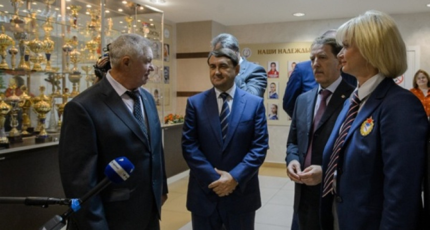 Игорь Левитин в Воронеже призвал переключить внимание с профессионального спорта на массовый 