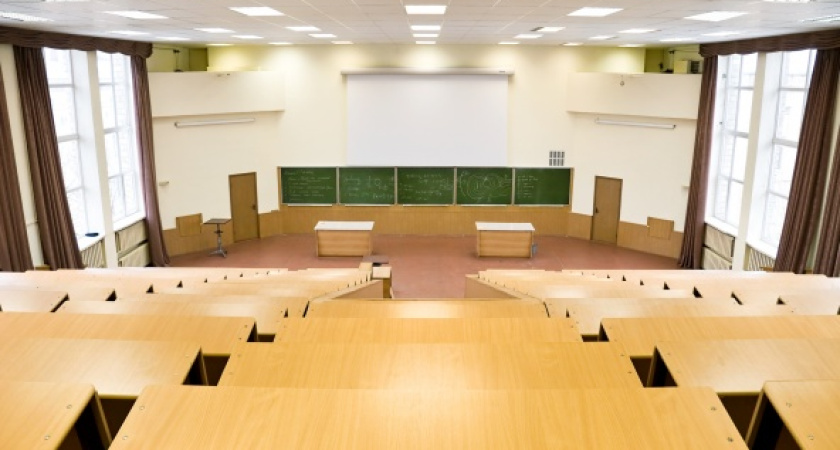 Двум воронежским вузам запрещено принимать студентов