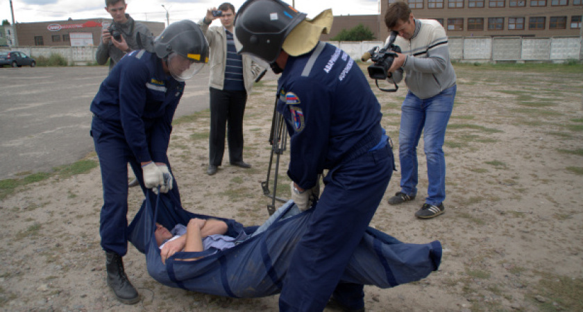 На автостанции в Воронеже пассажиры оказались запертыми в горящем автобусе 