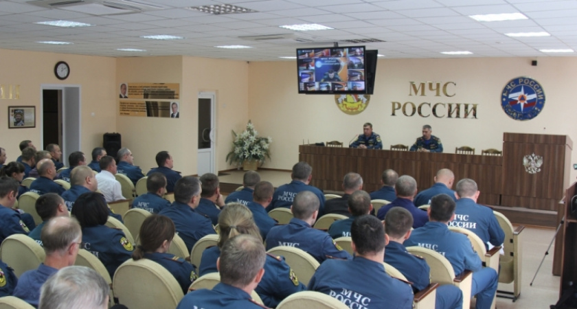 Воронежским спасателям показали нового начальника