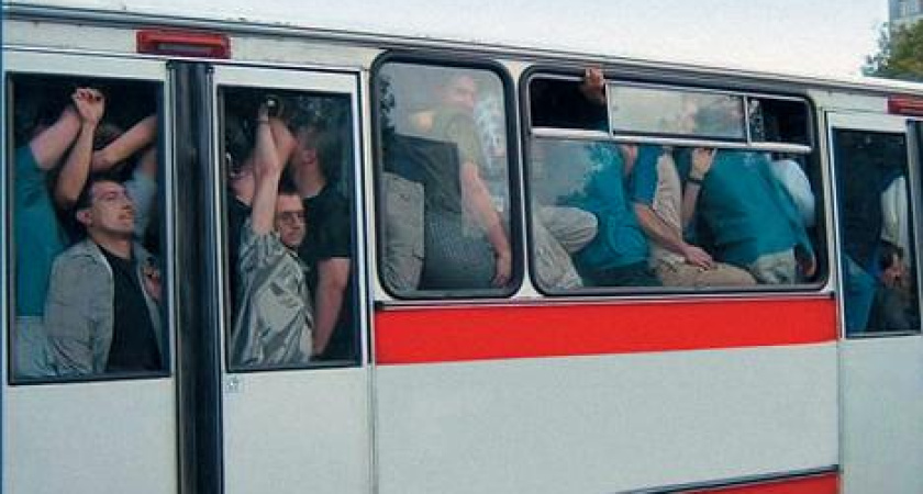 Чем воронежцы занимаются по дороге на работу?  