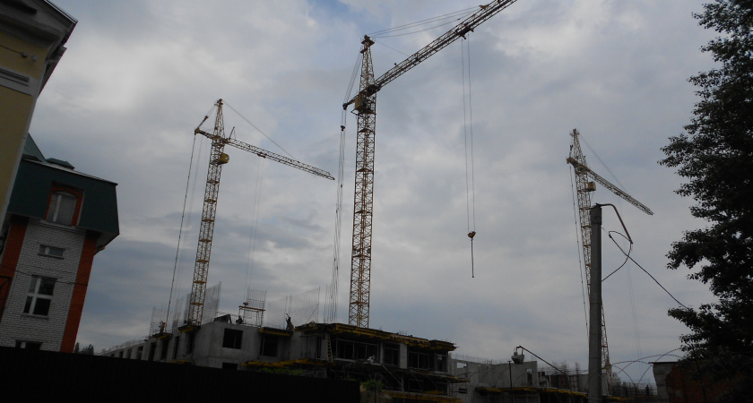 Воронежский «Выбор» уронил кран