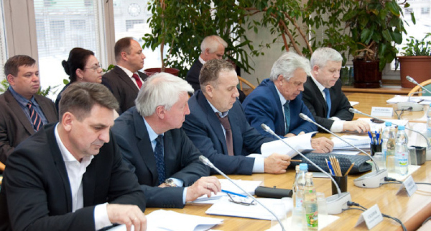 Воронежский депутат Госдумы выступил против «золотых парашютов»