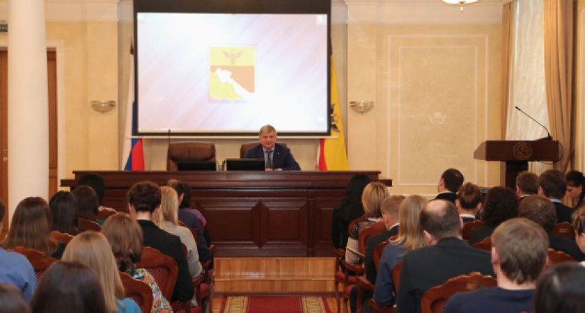 Воронежский мэр подбирает новобранцев