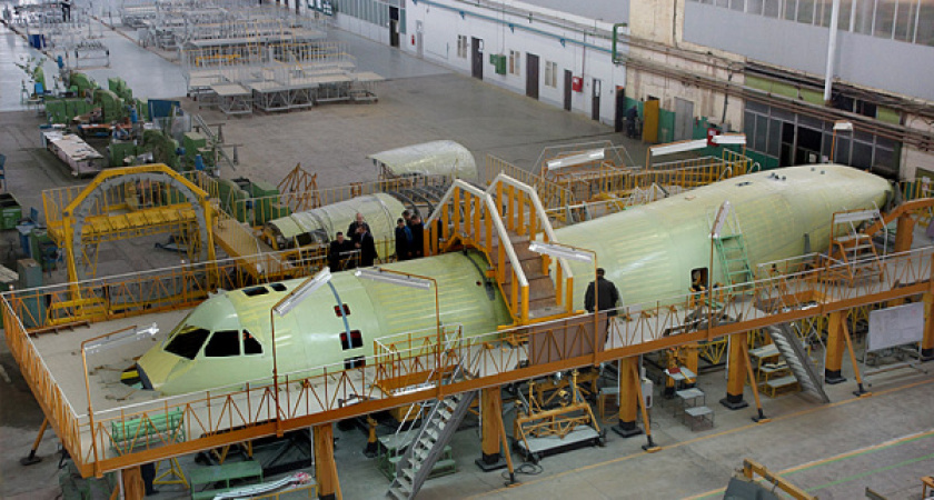 Воронежские авиастроители завершают сборку военно-транспортного самолета