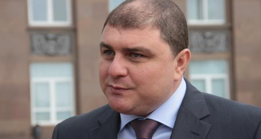 Орловского губернатора повесили в школах