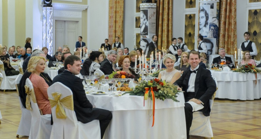 Рождественский бал воронежского губернатора прошел в декадентском стиле