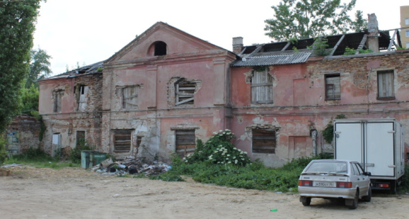 Самый старый дом Воронежа разрушается на глазах чиновников 