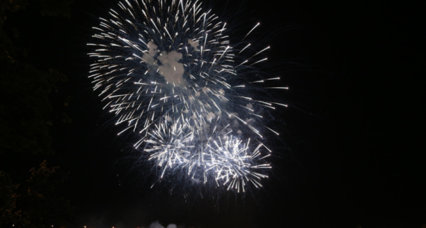 Сэкономить на воронежском салюте на День Победы властям не удалось