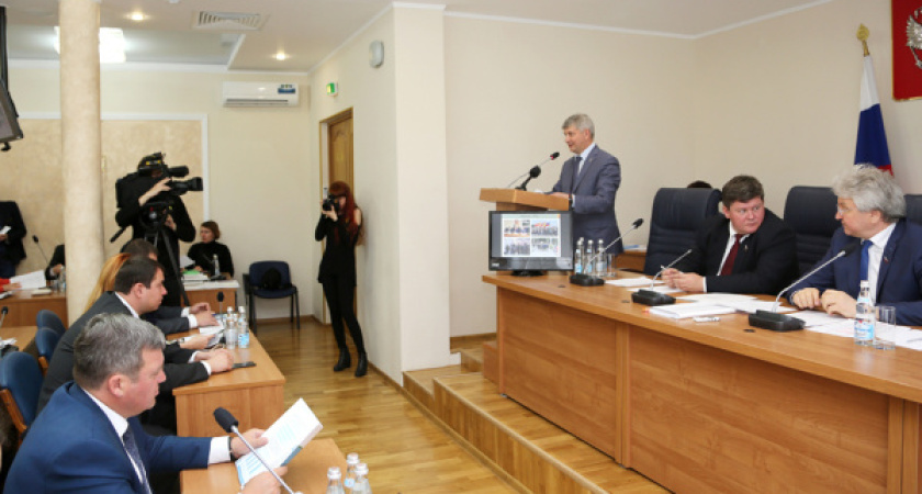 Воронежский мэр ответил депутатам за все