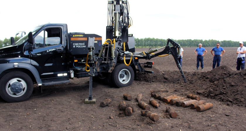 Воронежский робот разминировал участок в Острогожском районе