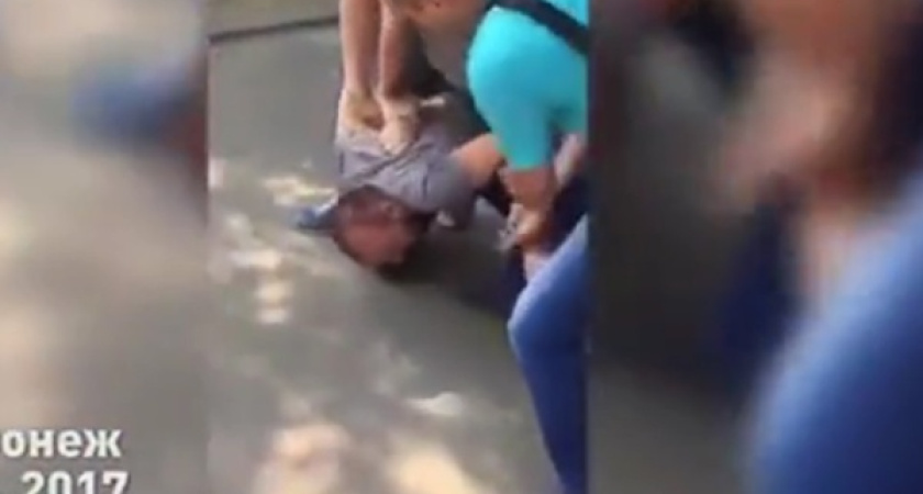 Следователи разбираются в конфликте воронежских полицейских с чеченскими девушками 