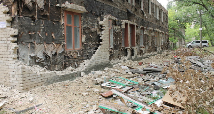 В Воронеже годами не сносят расселённые дома 