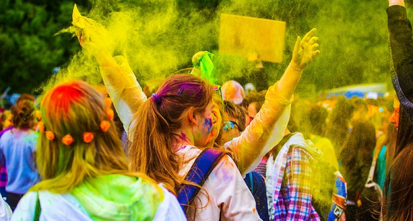Организаторы фестиваля красок в Воронеже опровергли обвинения в сектантстве