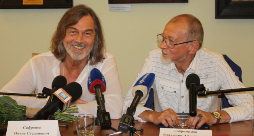 Никас Сафронов в Воронеже: «Если я подам в суд из-за сплетен, то забуду про свой светлый путь»