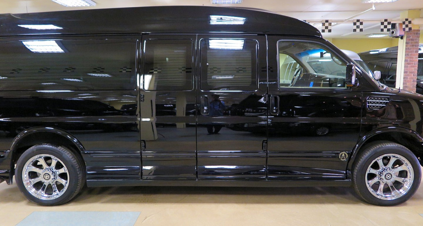 Концессионер воронежского водоканала покупает машину за 6 млн рублей