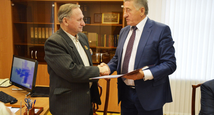 Воронежские ветераны получили бесплатную подписку на «Парламентскую газету» 