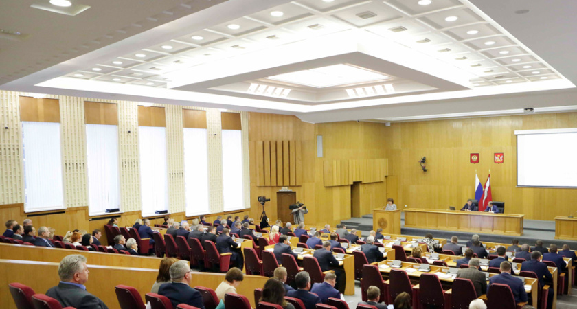 Воронежская облдума приняла в первом чтении профицитный бюджет-2018