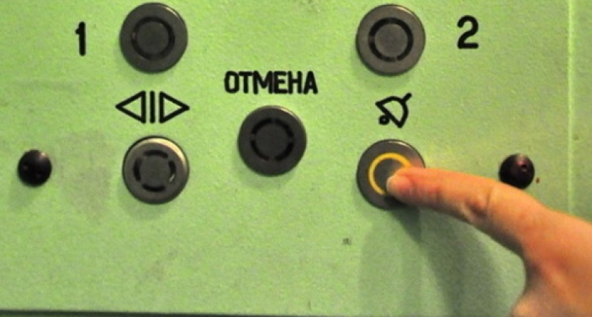 В Воронеже меняли лифты по завышенной стоимости