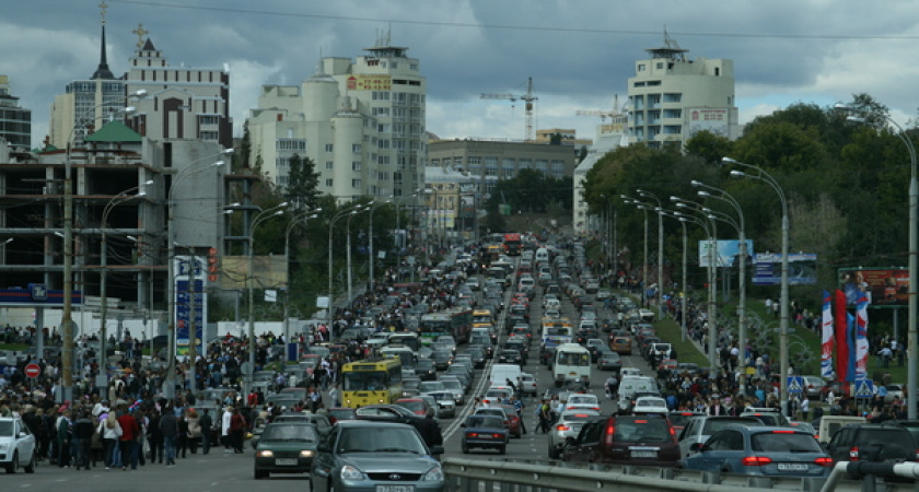 Воронежские дорожники потратили 25,4 млн и заработали 18,8 млн рублей