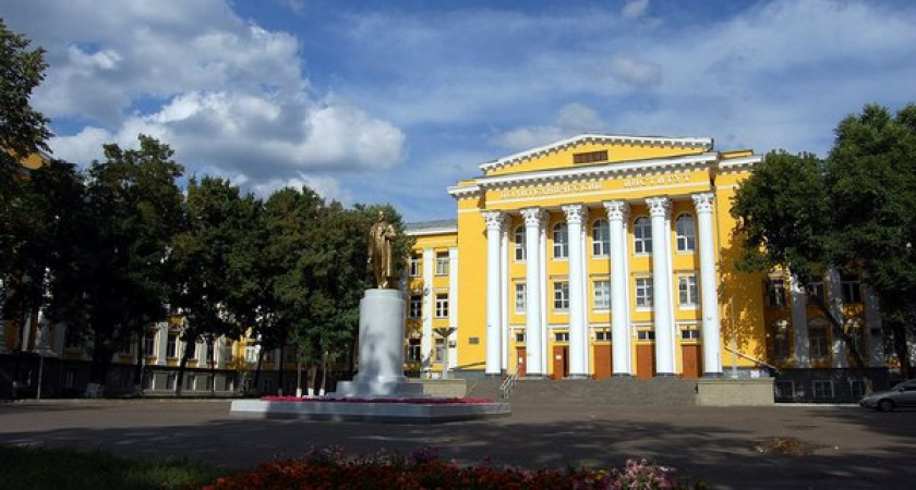 У Воронежского технического университета увели землю