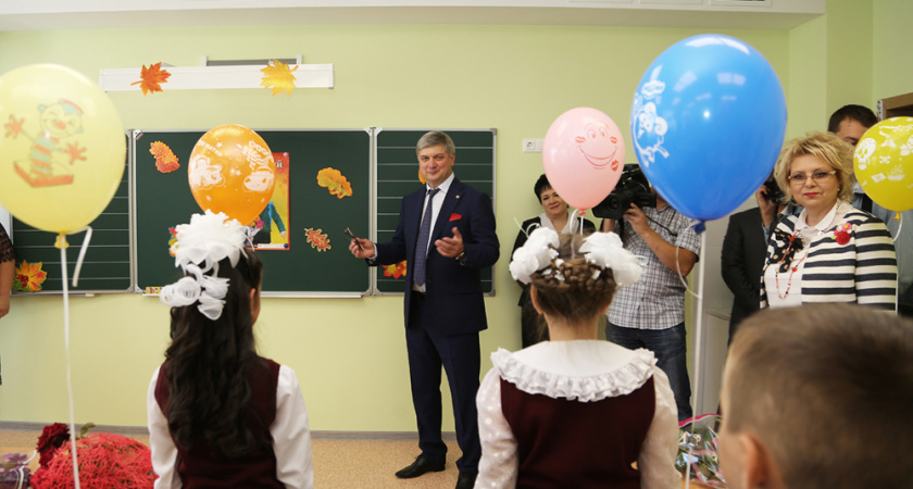 Воронежские власти вложат миллиард рублей в строительство двух школ