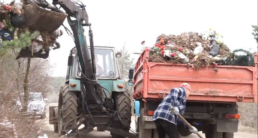После Пасхи с воронежских кладбищ вывезли четверть годового объема мусора