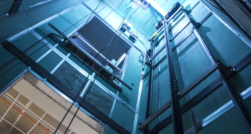 Воронежцы теперь могут покататься на раритетном советском лифте 