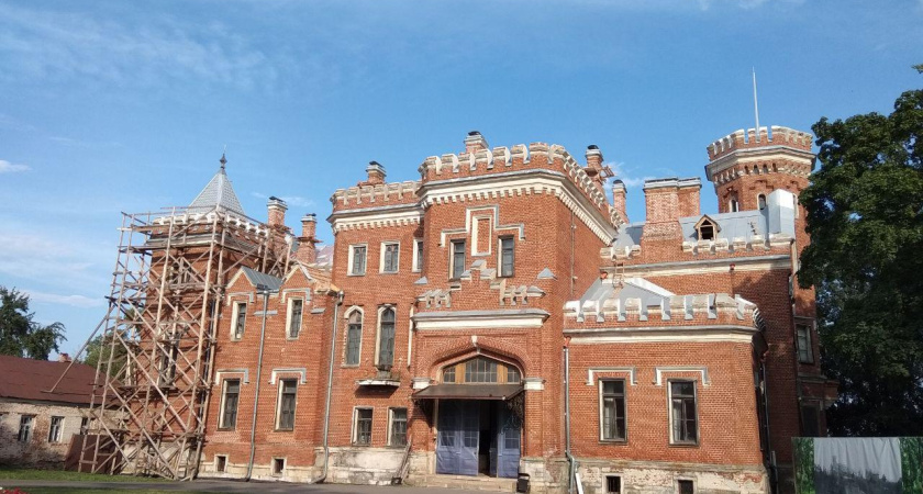 На реставрацию дворца Ольденбургских под Воронежем направили еще 35 млн рублей