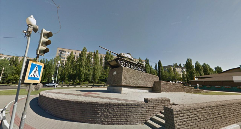 В Воронеже реконструируют памятник танку Т-34