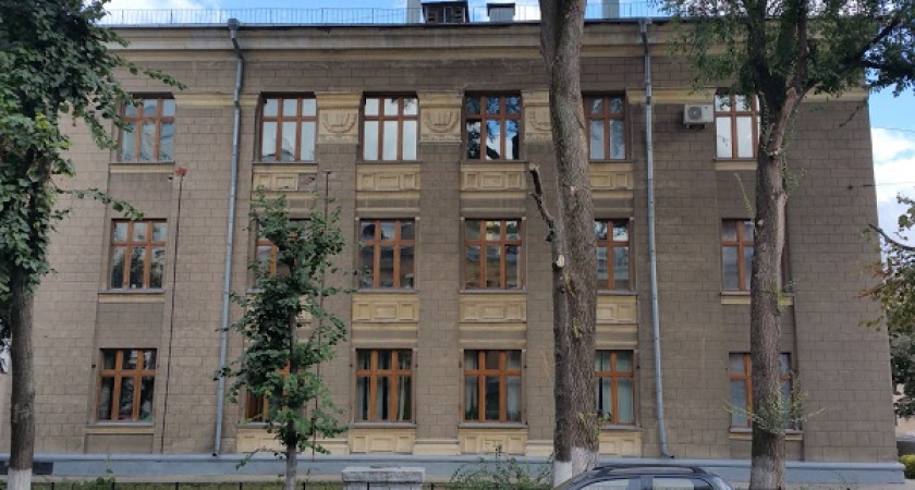 В Воронеже оттягавшая ребенка за ухо психолог попыталась вернуться в «Парус надежды»