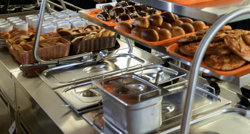 Антимонопольщики выявили сговор на торгах поставщиков питания в школы Воронежа