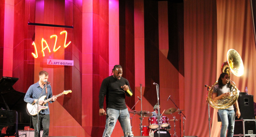 Воронежцы спели с американцами из Stooges Brass Band на открытии «Джазовой провинции»