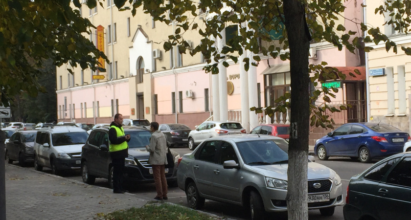 Пробелы в законодательстве мешают штрафовать воронежцев за неоплату парковки 