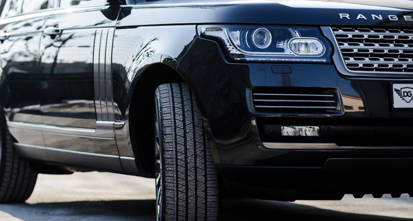 Воронежские полицейские раскрыли первый поджог автомобиля ректора опорного вуза