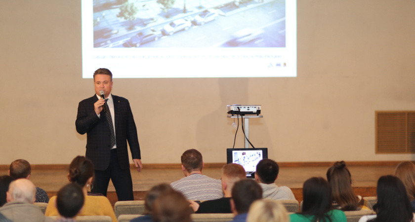 В новом медиарейтинге воронежского мэра с первого места потеснил тульский глава