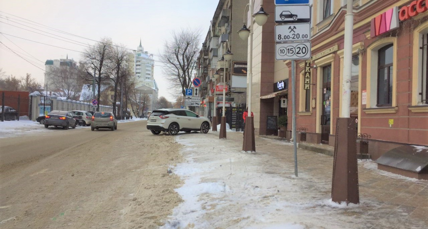 В Воронеже ГИБДД и чиновники пересмотрят схему расположение мест под платную парковку