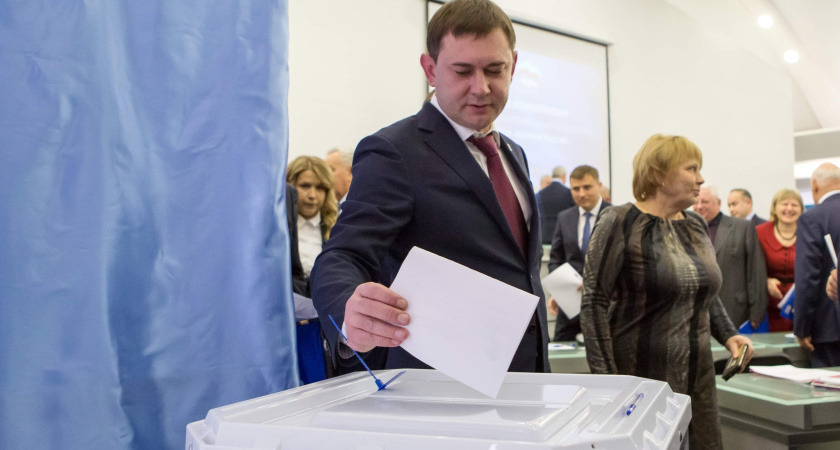 Председатель Воронежской облдумы Владимир Нетесов сохранил партийный пост