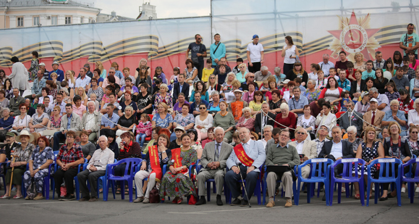 Мэрия Воронеж закажет к Первомаю новую трибуну за 6 млн рублей