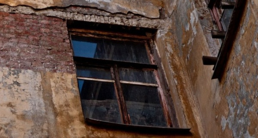 До 2025 года из аварийного жилья расселят 3,5 тыс. воронежцев