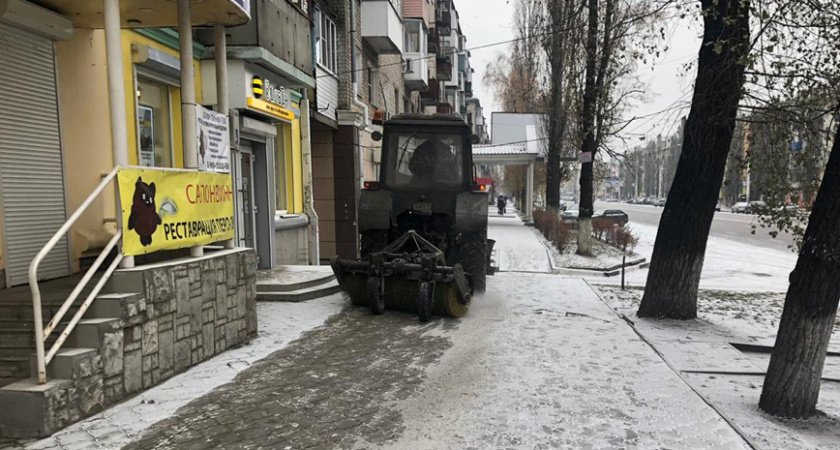 Воронежские власти усилят парк техники для зимней уборки и ремонта дорог