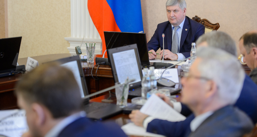 Воронежский губернатор с юмором высказался о гибели 272 жителей Индонезии от переутомления 