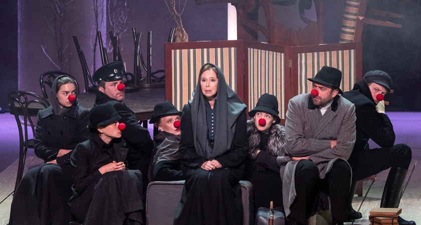 На воронежском Платоновфесте театр Маяковского показал домашний ад Льва Толстого