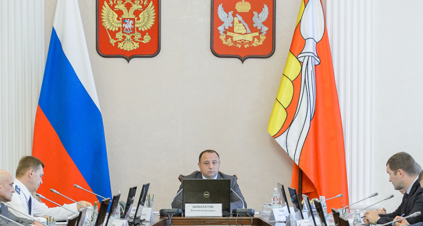 Замгубернатора Виталий Шабалатов предложил привлечь прокуратуру к проверкам воронежских УК