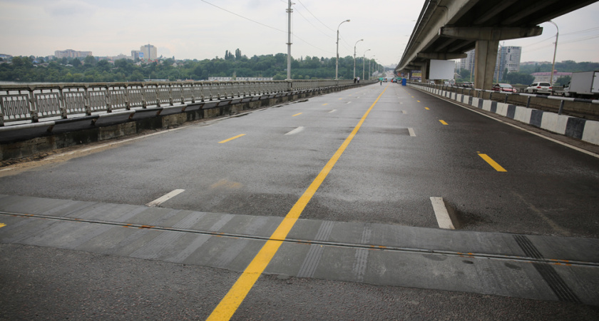 Ускоренные губернатором «Рустехнологии» и власти Воронежа запустят проезд по Северному мосту раньше срока