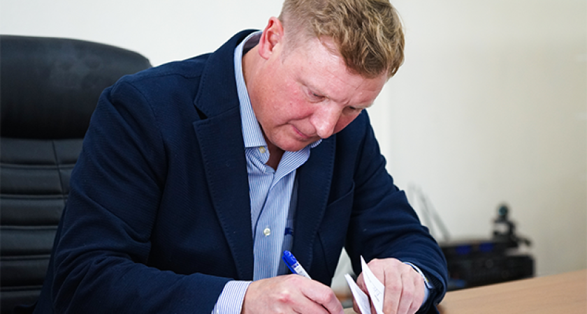 Главным тренером воронежского «Факела» стал Владимир Бесчастных