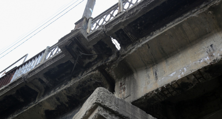 В Воронеже ускоренные губернатором мэрия и подрядчик немного сократили сроки ремонта виадука