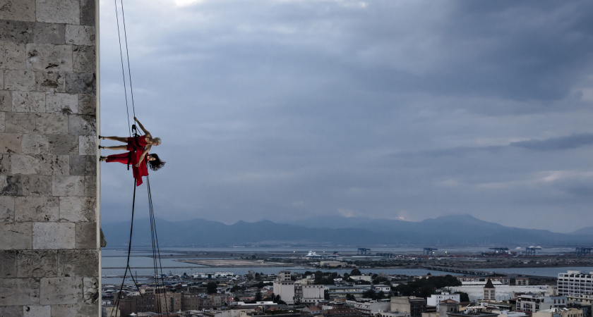 Платоновфест откроется воздушным шоу на стене гостиницы в центре Воронежа